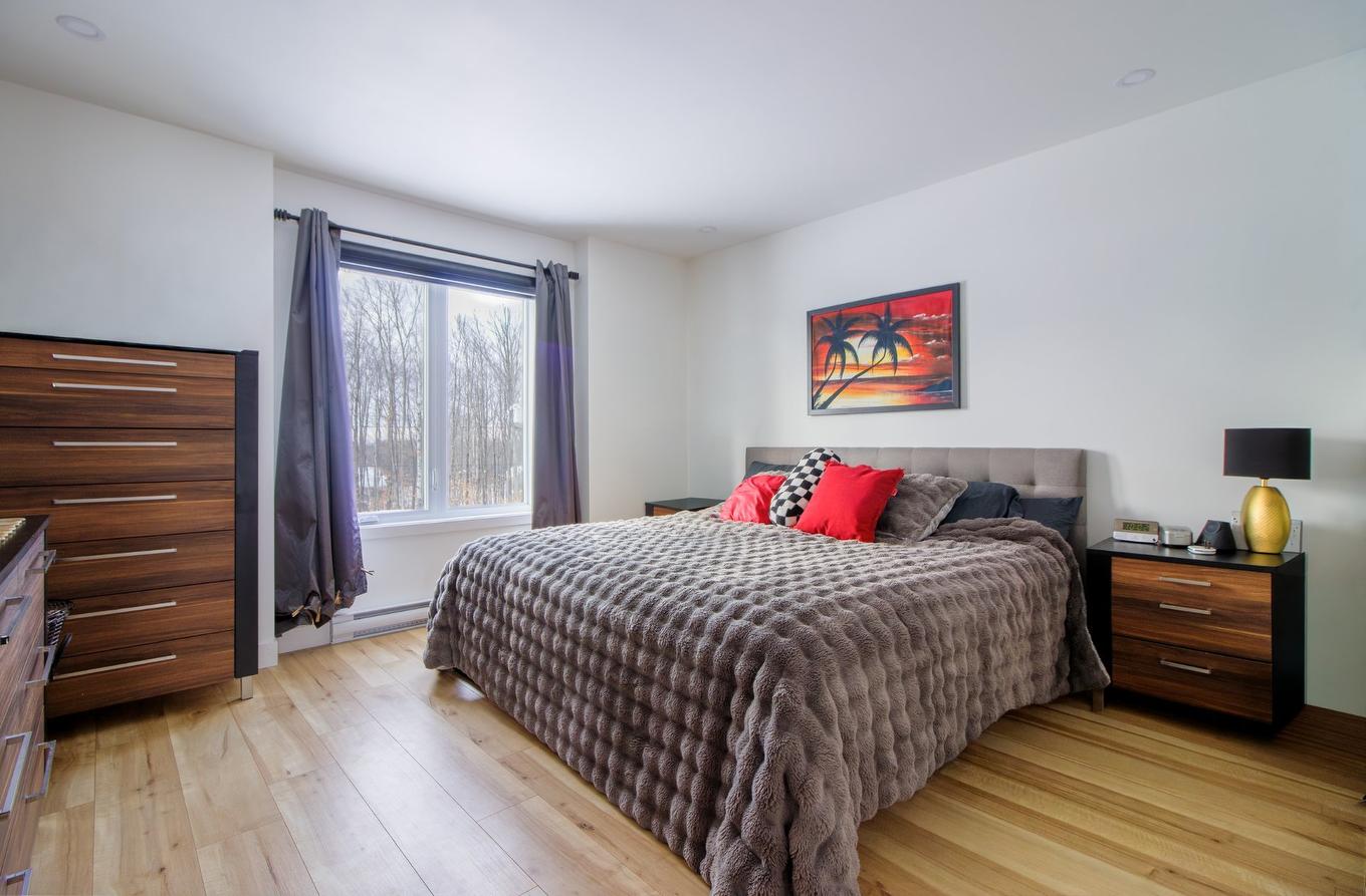 Primary bedroom - 5220 Rue Tremblay, Notre-Dame-Du-Mont-Carmel, QC - Indoor Photo Showing Bedroom
