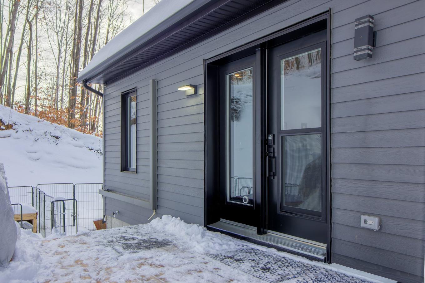 Back facade - 5220 Rue Tremblay, Notre-Dame-Du-Mont-Carmel, QC - Outdoor With Exterior