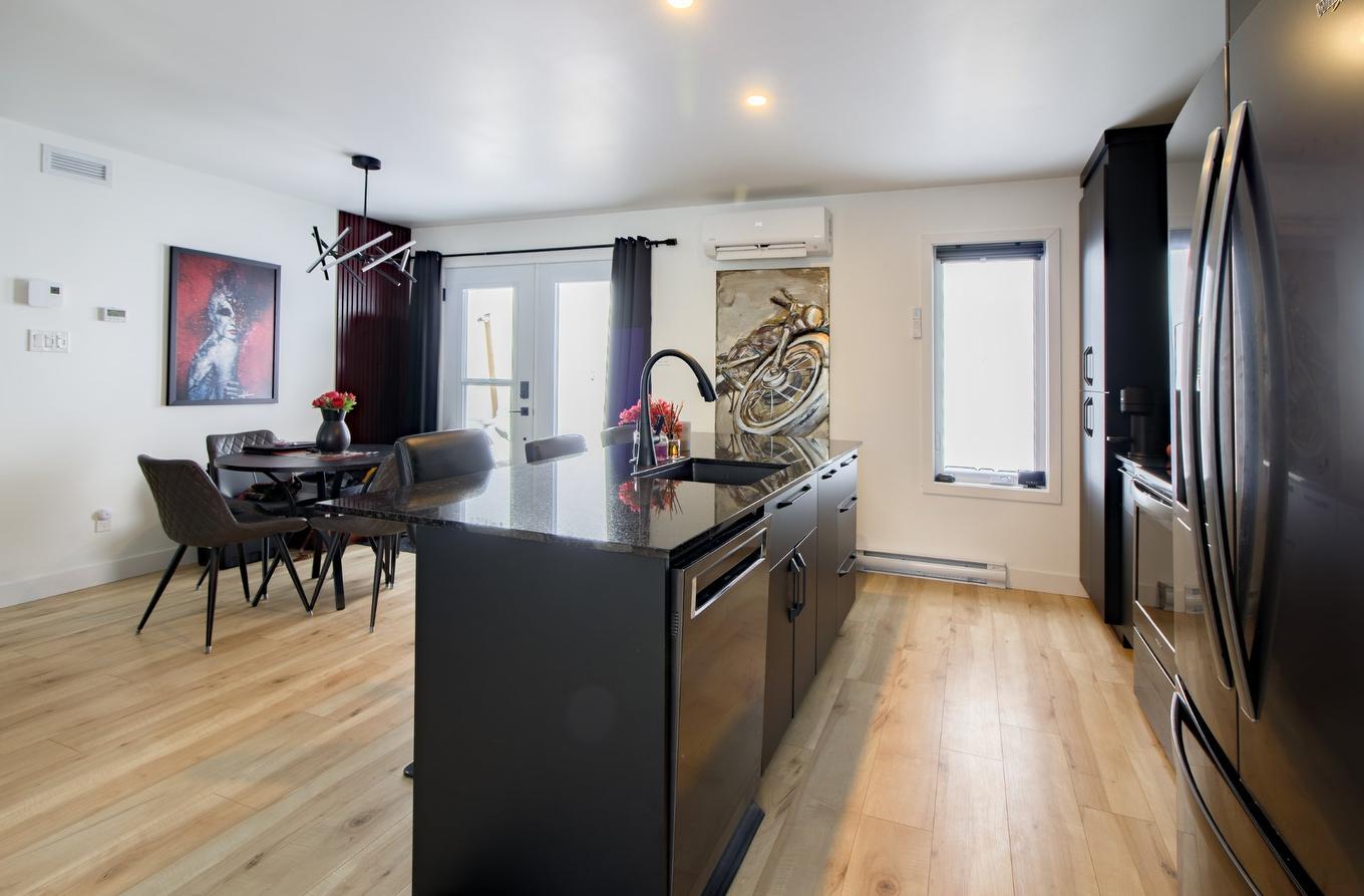 Kitchen - 5220 Rue Tremblay, Notre-Dame-Du-Mont-Carmel, QC - Indoor