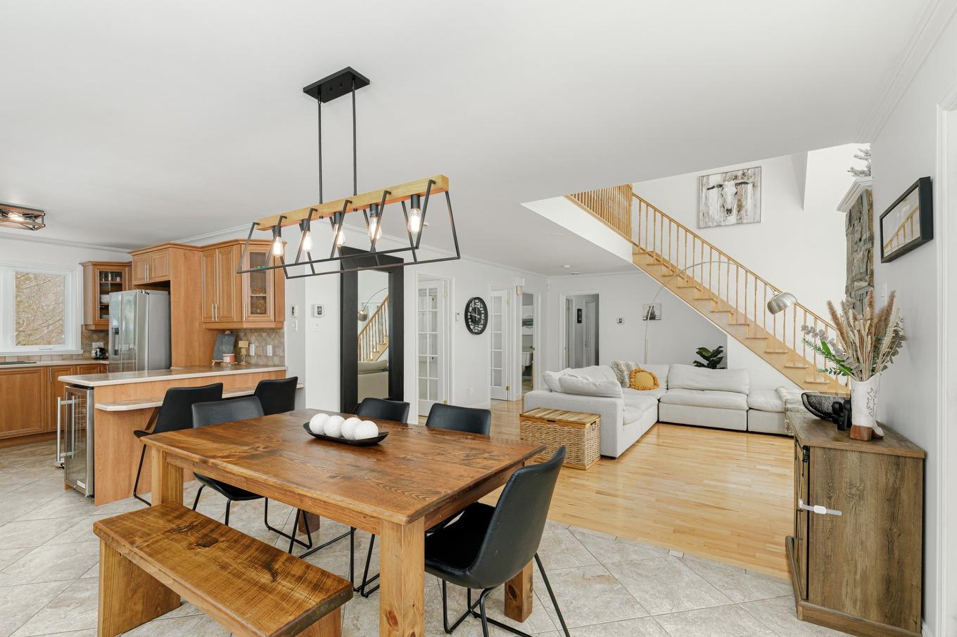 Salle à manger - 861 - 865 Rue Des Pinsons, Sainte-Adèle, QC - Indoor Photo Showing Dining Room