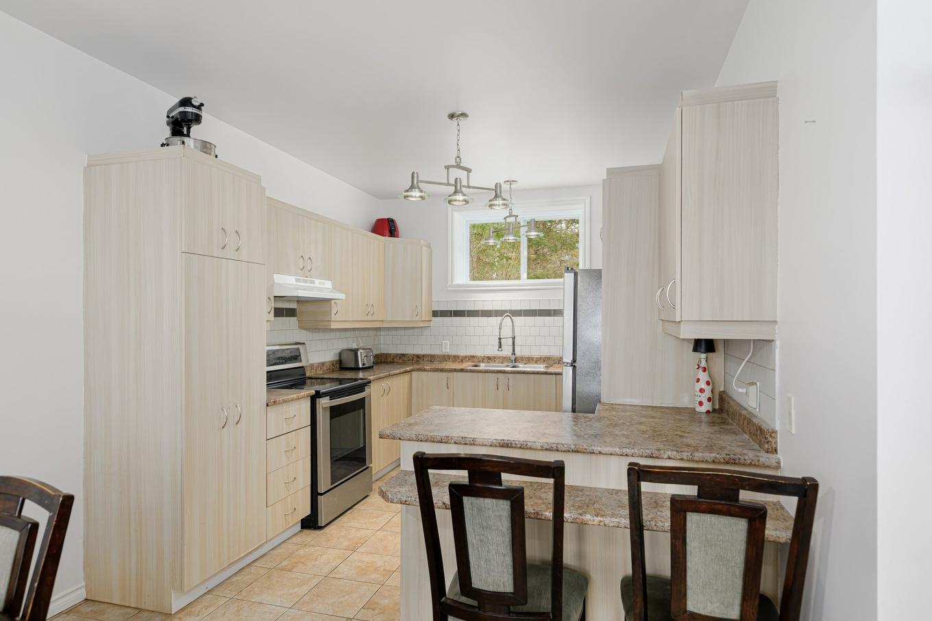 Logement - 861 - 865 Rue Des Pinsons, Sainte-Adèle, QC - Indoor Photo Showing Kitchen