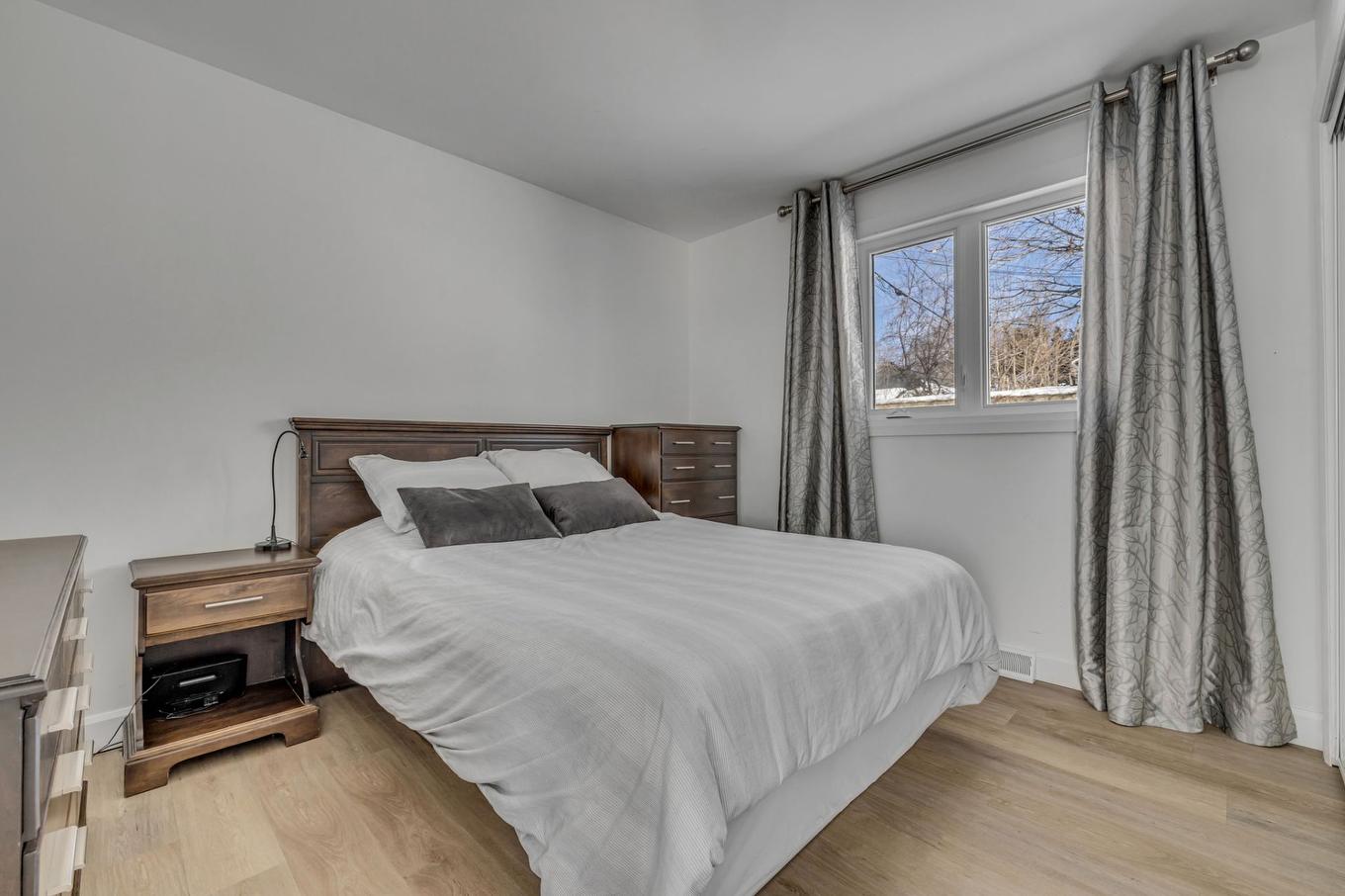 Primary bedroom - 370 Rue De Verdun, Lévis (Desjardins), QC - Indoor Photo Showing Bedroom