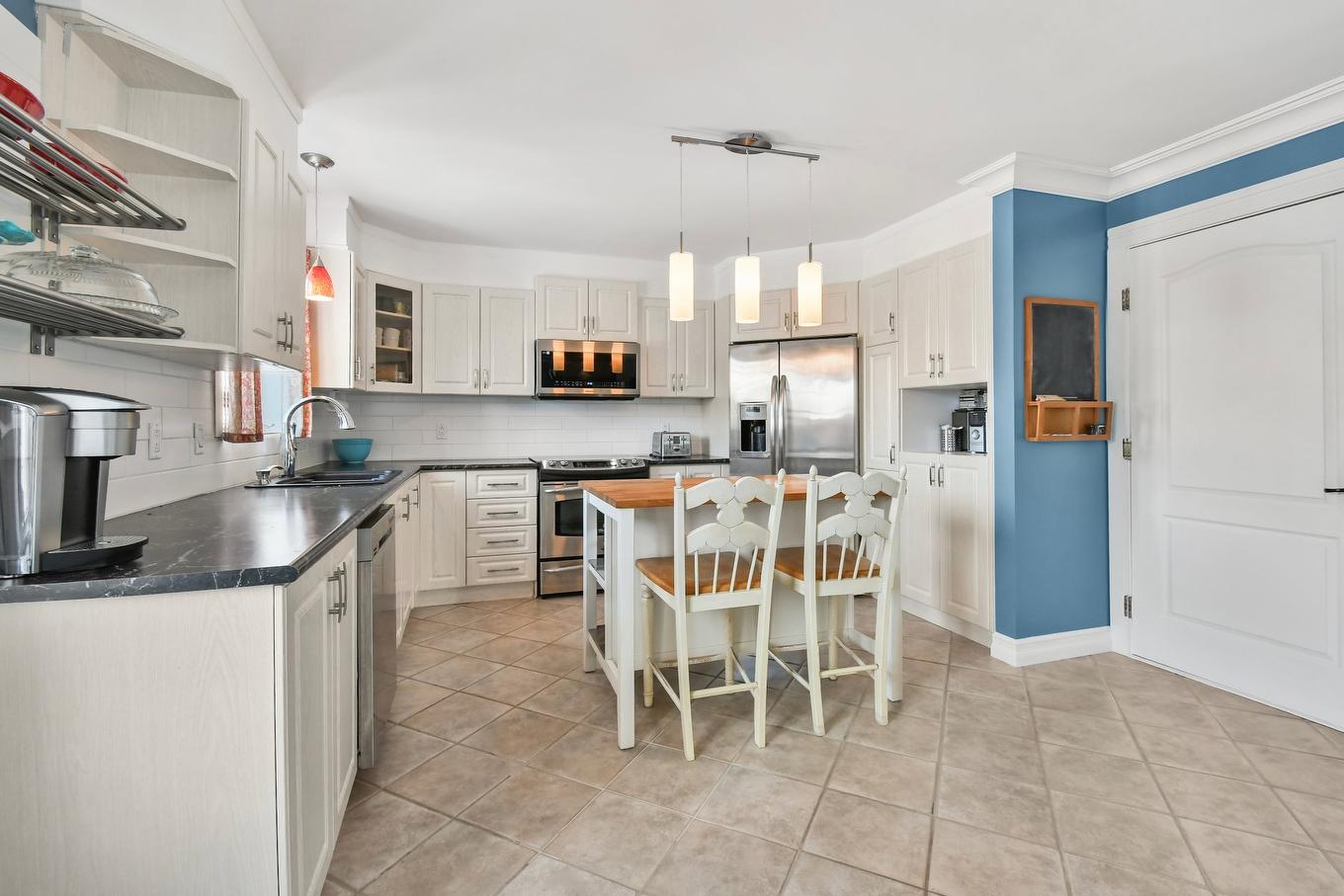 Cuisine - 538 Rue George-F.-A.-Wilkes, Longueuil (Greenfield Park), QC - Indoor Photo Showing Kitchen