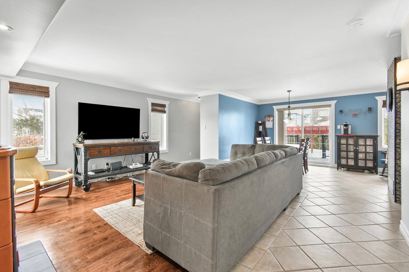 Salon - 538 Rue George-F.-A.-Wilkes, Longueuil (Greenfield Park), QC - Indoor Photo Showing Living Room