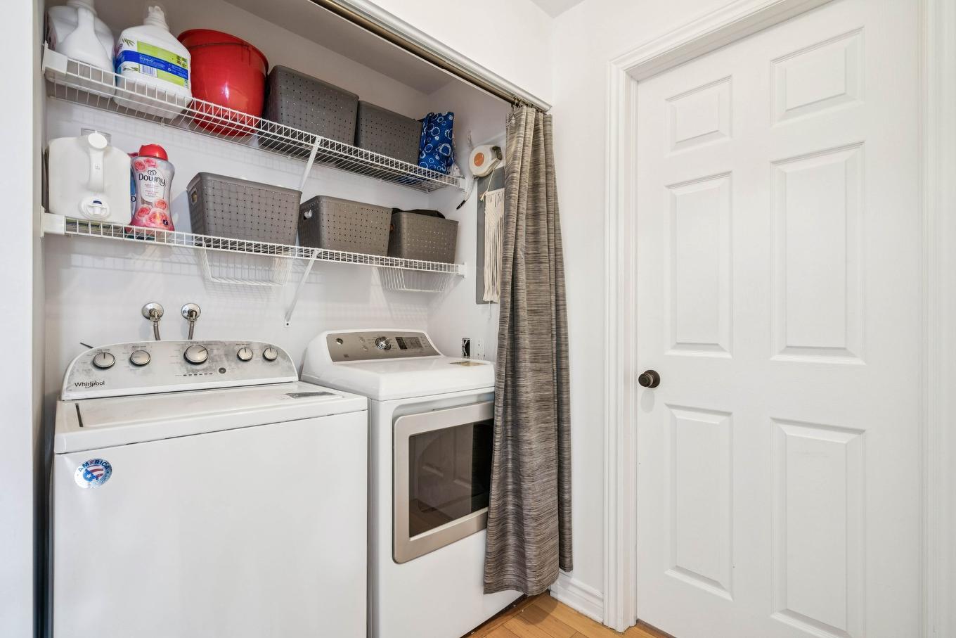 Salle de lavage - 5-7390 Av. Léonard-De Vinci, Montréal (Villeray/Saint-Michel/Parc-Extension), QC - Indoor Photo Showing Laundry Room