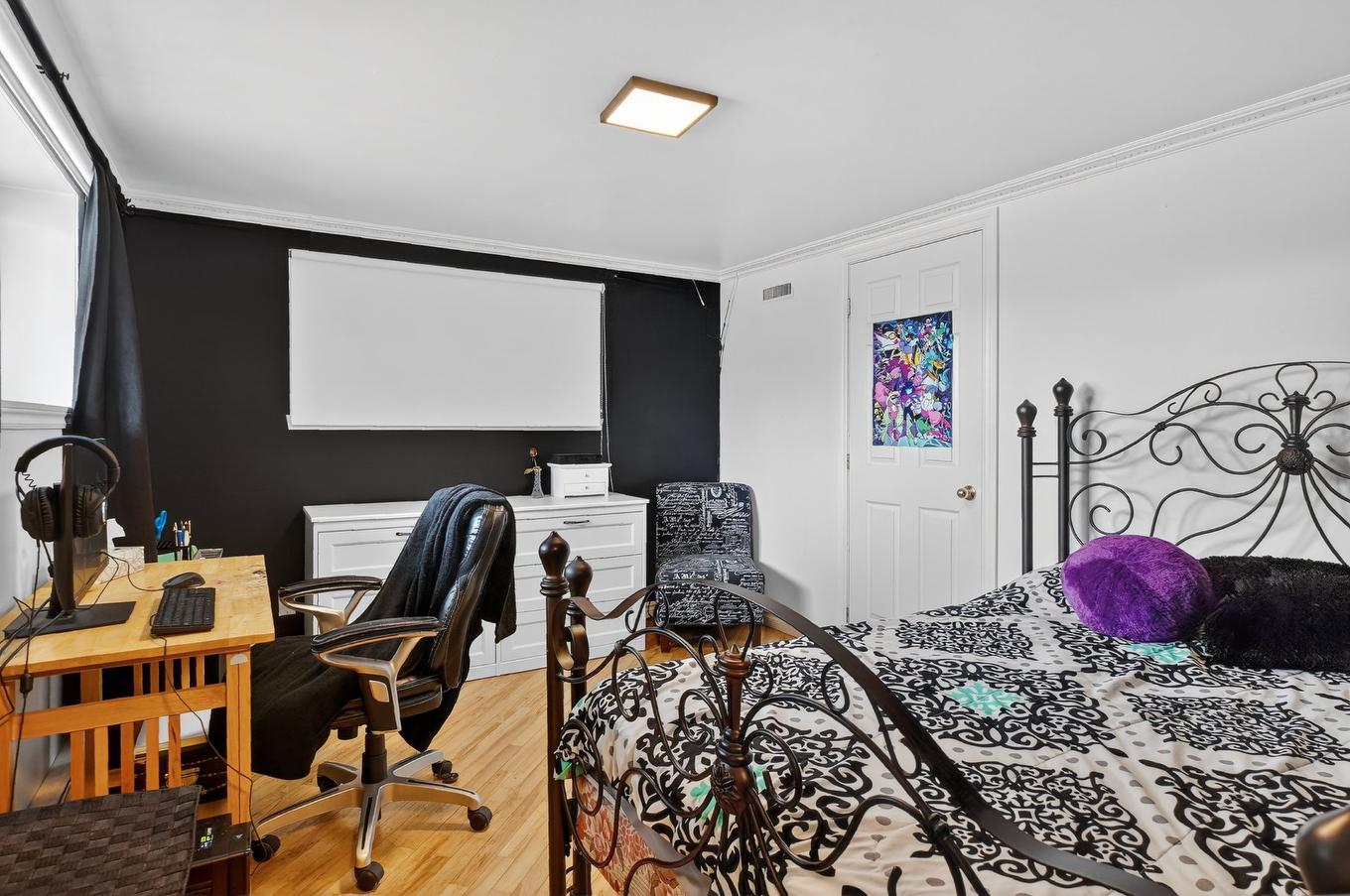 Chambre à coucher - 36 Rue Du Marché, Sainte-Thérèse, QC - Indoor Photo Showing Bedroom