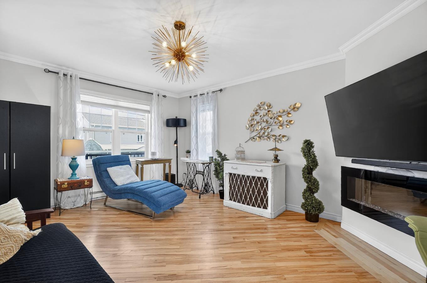 Salon - 36 Rue Du Marché, Sainte-Thérèse, QC - Indoor Photo Showing Other Room With Fireplace