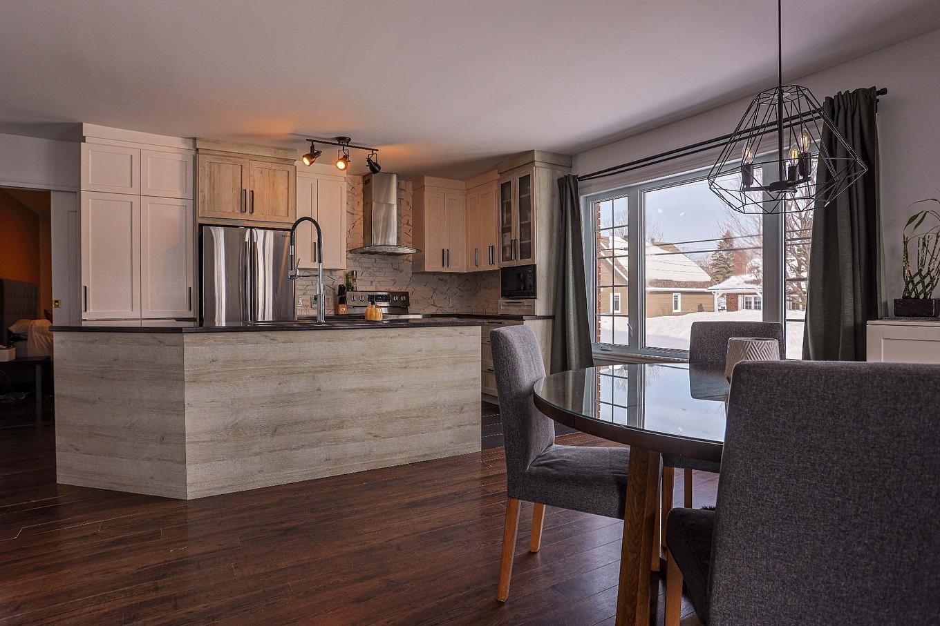 Kitchen - 1641 Rue Principale, Saint-Étienne-Des-Grès, QC - Indoor