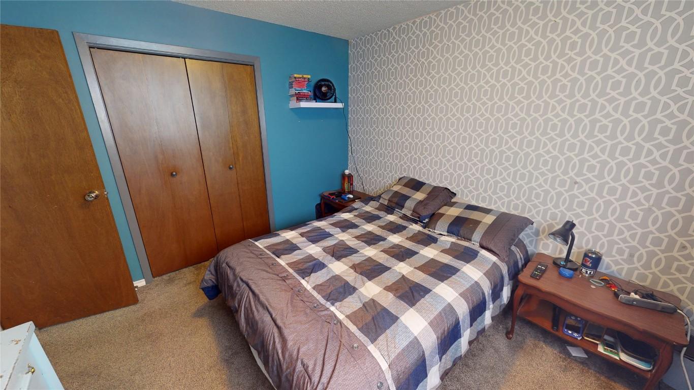 1044 19Th Avenue, Cranbrook, BC - Indoor Photo Showing Bedroom