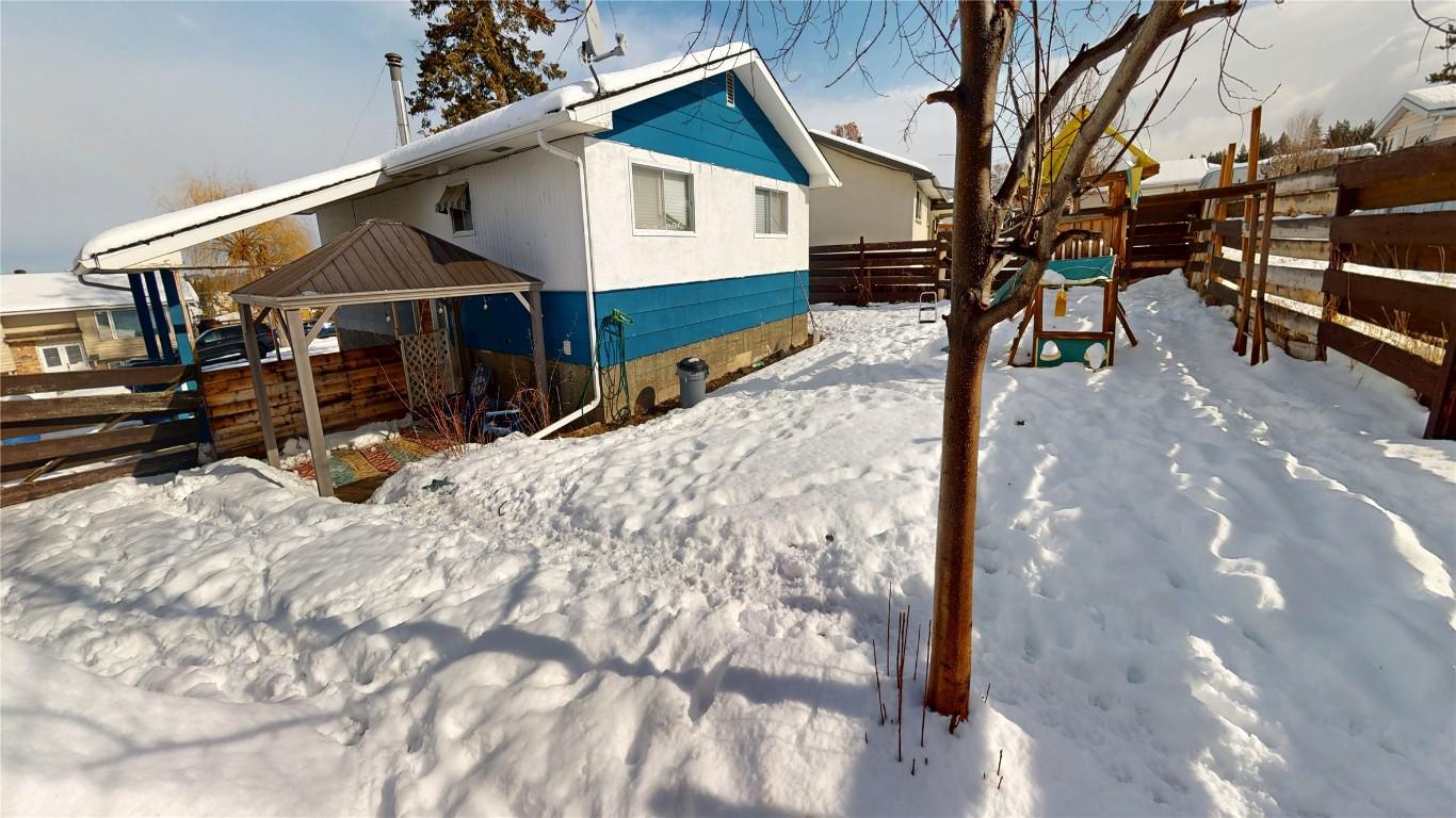 1044 19Th Avenue, Cranbrook, BC - Outdoor