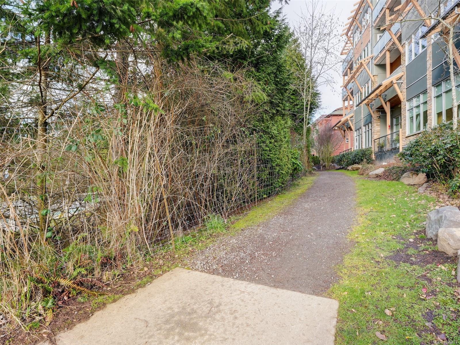 404-611 Brookside Rd, Colwood, BC - Outdoor