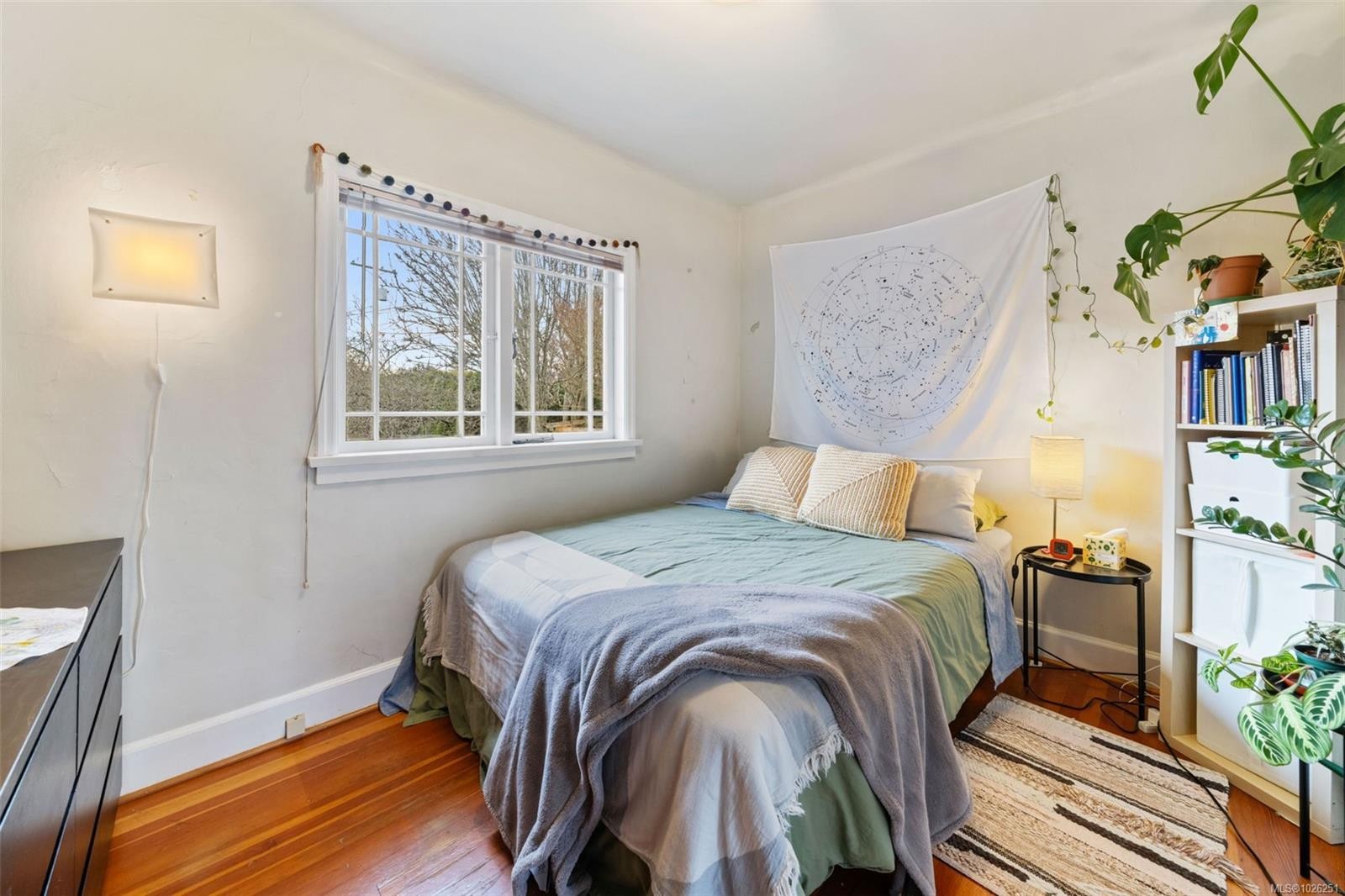 990 Hampshire Rd, Oak Bay, BC