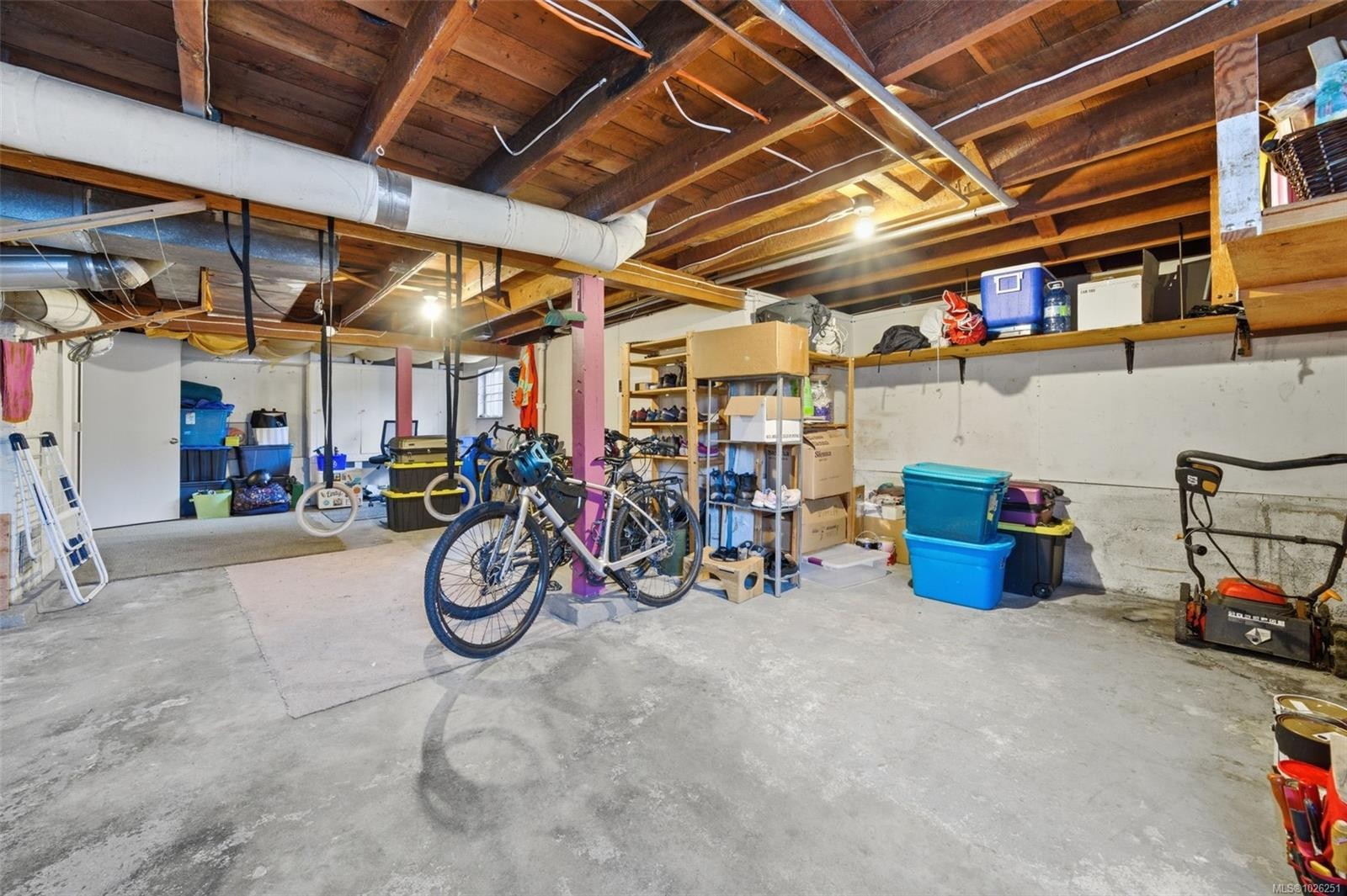 990 Hampshire Rd, Oak Bay, BC