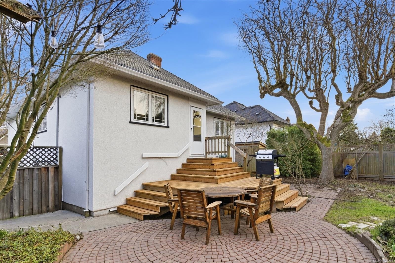 990 Hampshire Rd, Oak Bay, BC