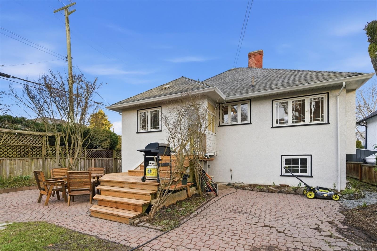 990 Hampshire Rd, Oak Bay, BC