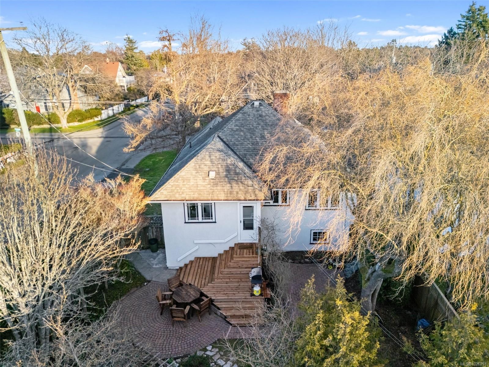 990 Hampshire Rd, Oak Bay, BC