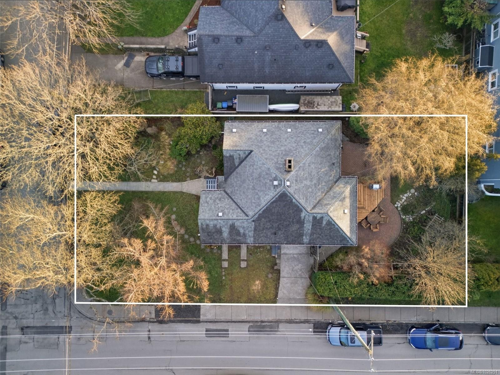 990 Hampshire Rd, Oak Bay, BC