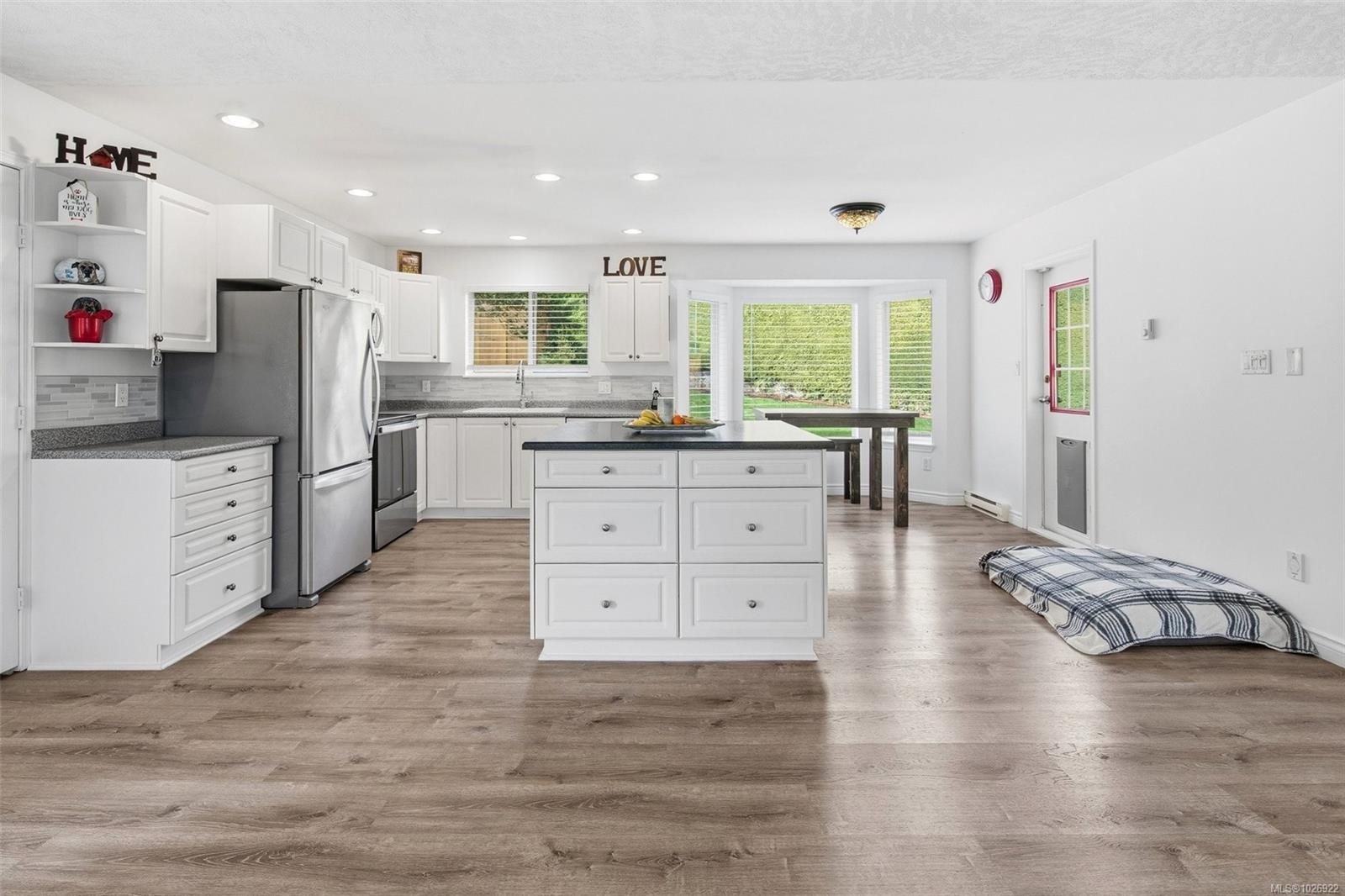 2570 Buckler Ave, Langford, BC