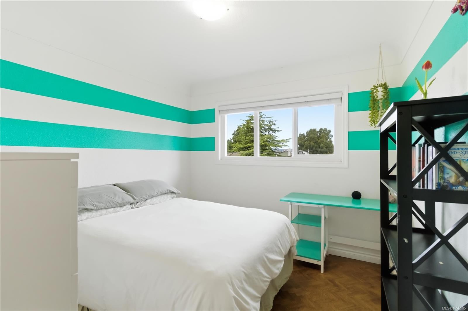 751 Cameo St, Saanich, BC