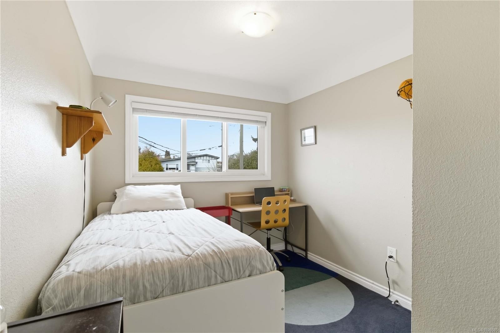 751 Cameo St, Saanich, BC