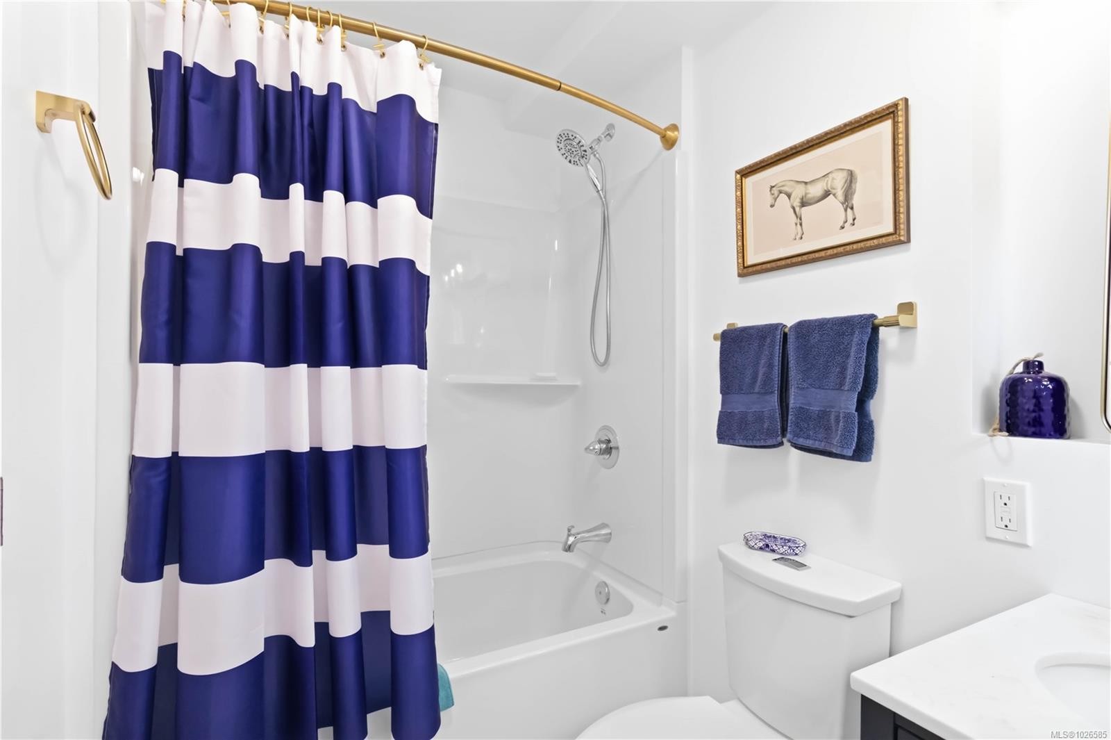 751 Cameo St, Saanich, BC