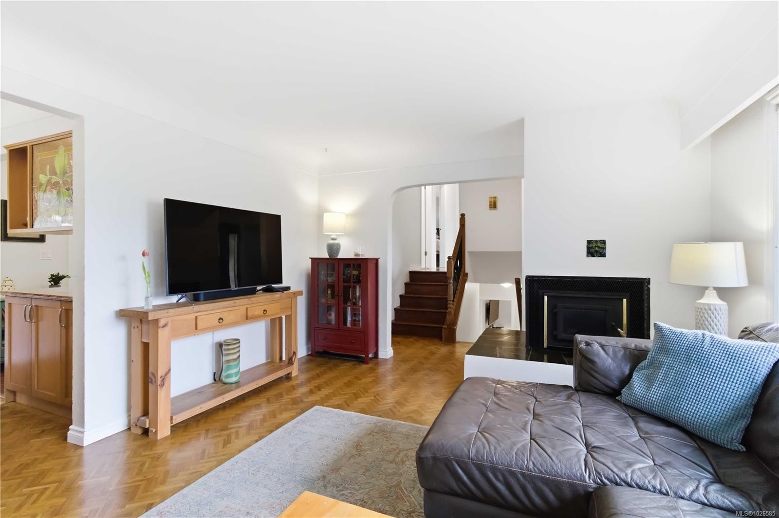 751 Cameo St, Saanich, BC