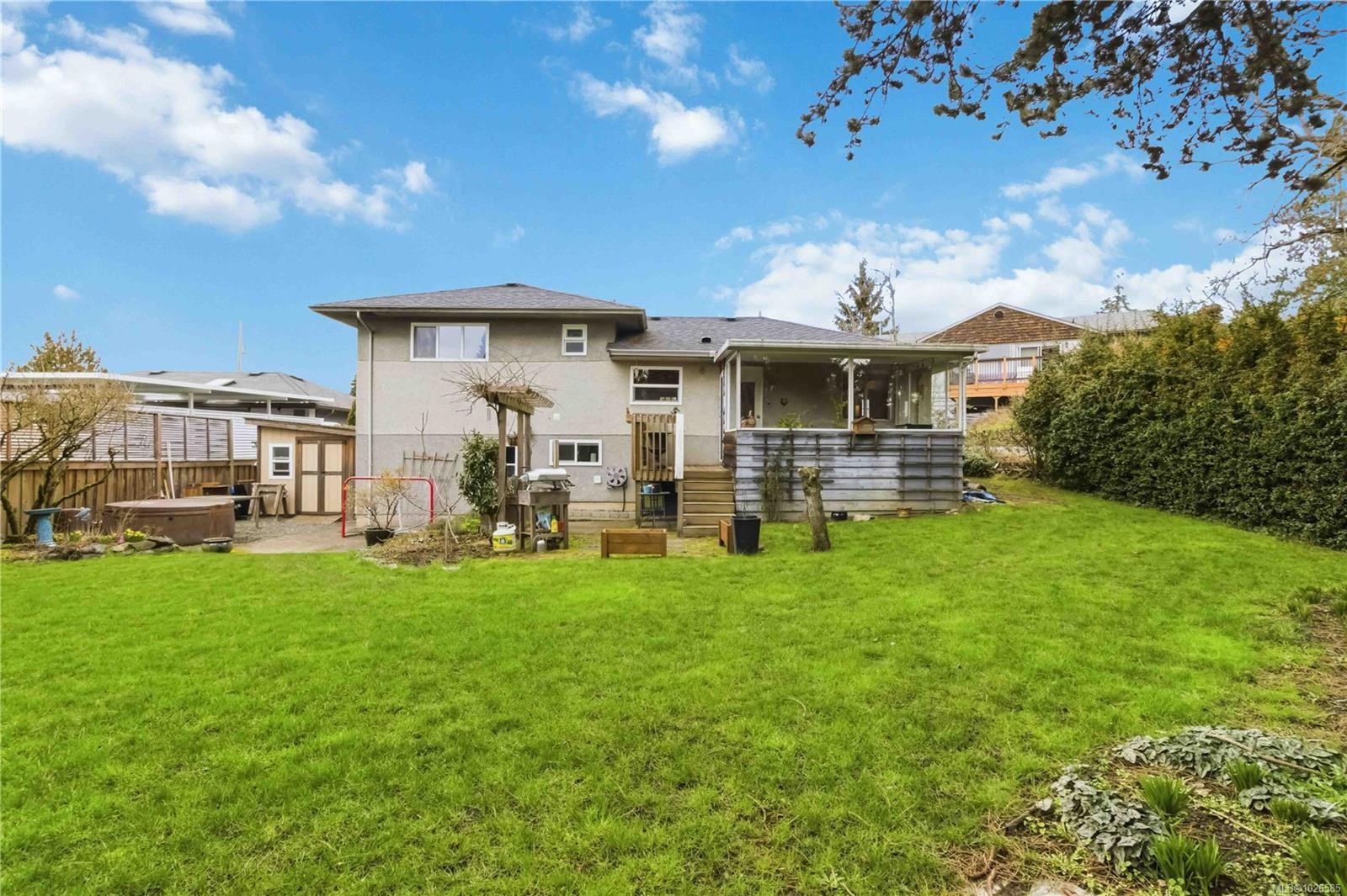 751 Cameo St, Saanich, BC