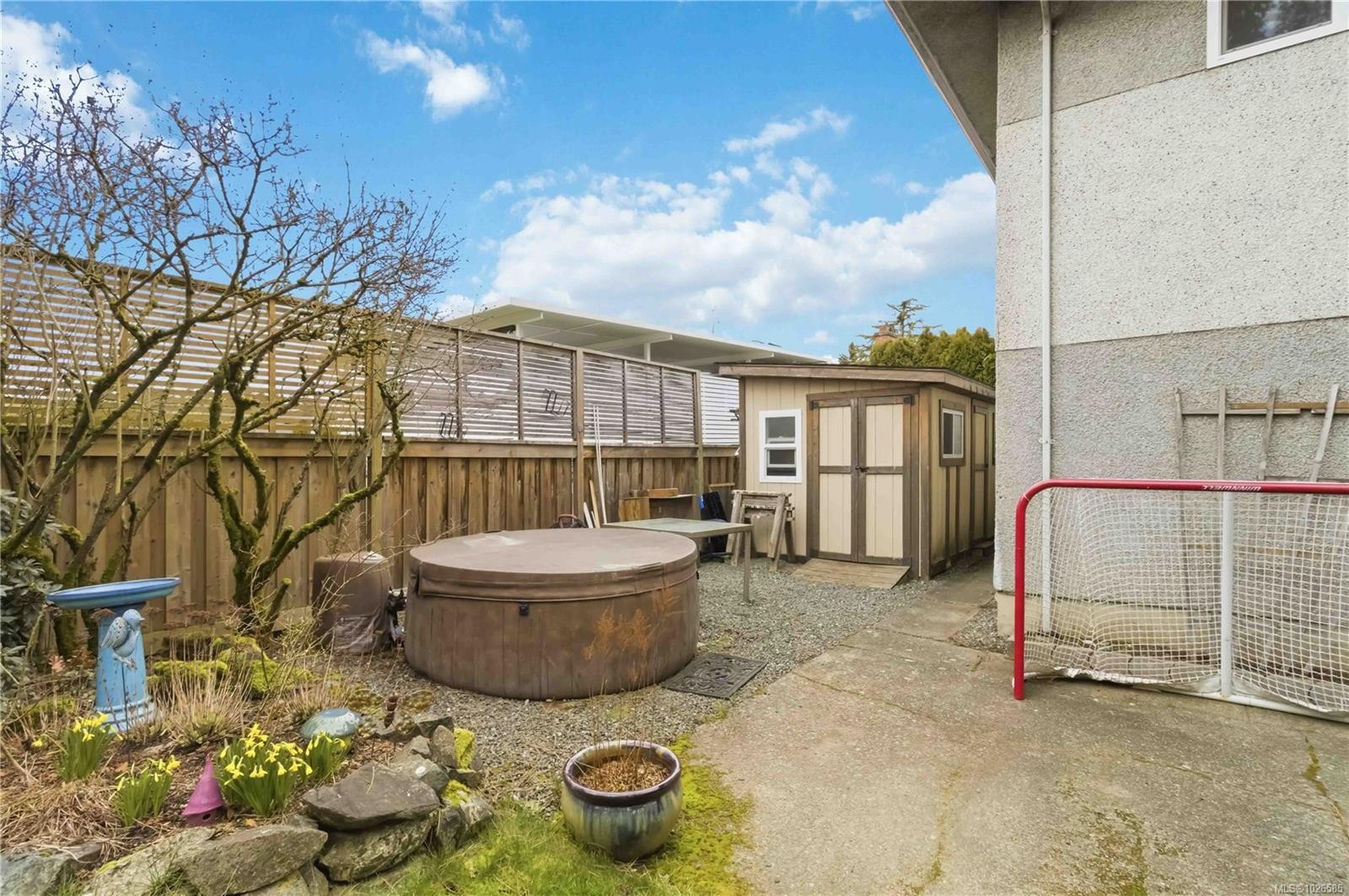 751 Cameo St, Saanich, BC