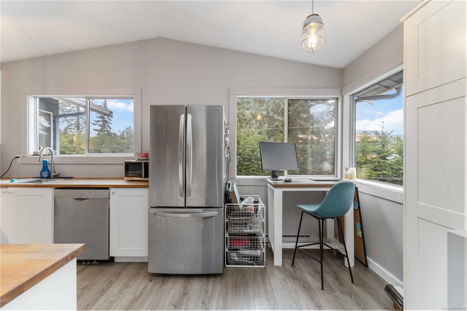 6-6110 Seabroom Rd, Sooke, BC