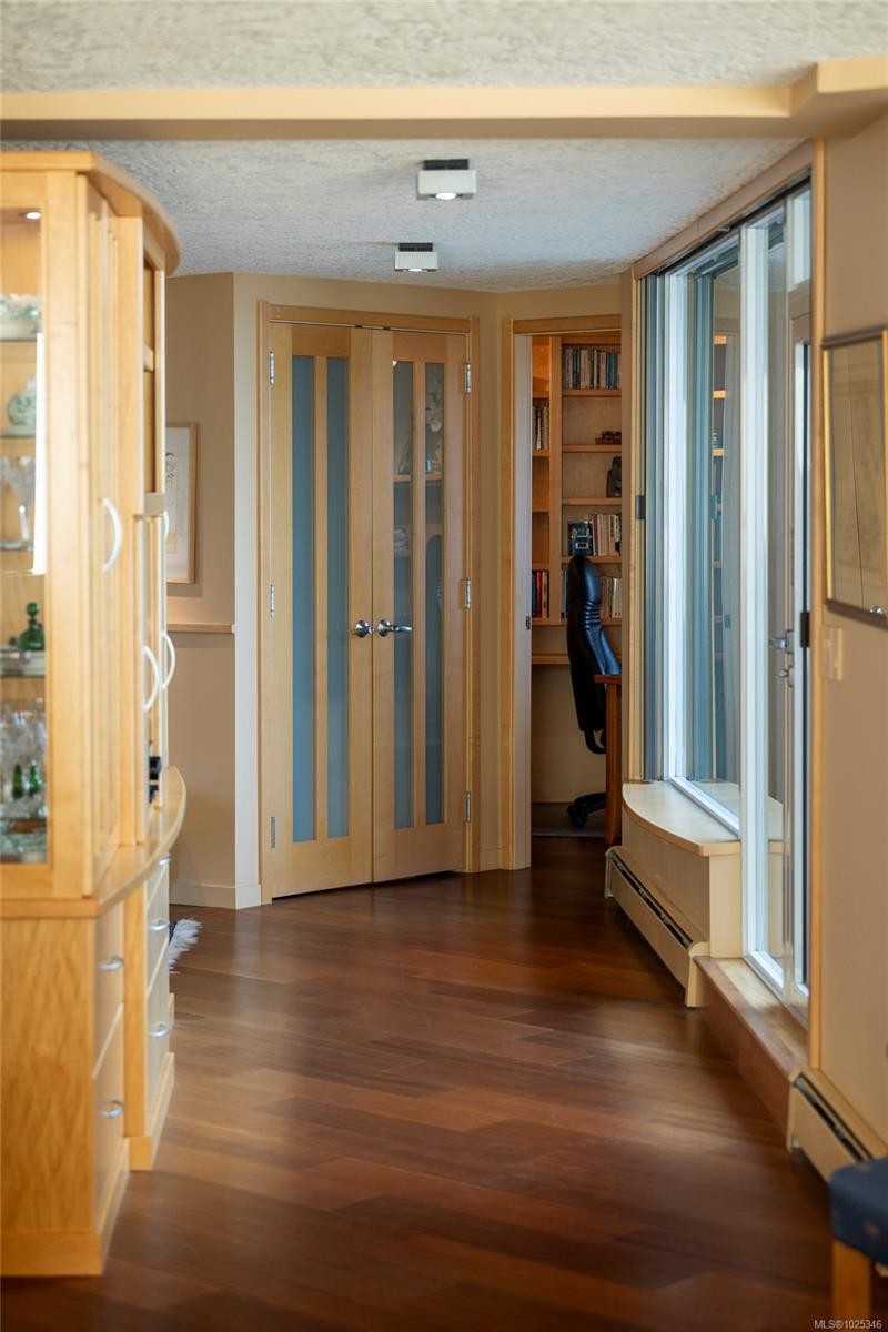 902-670 Dallas Rd, Victoria, BC - Indoor Photo Showing Other Room