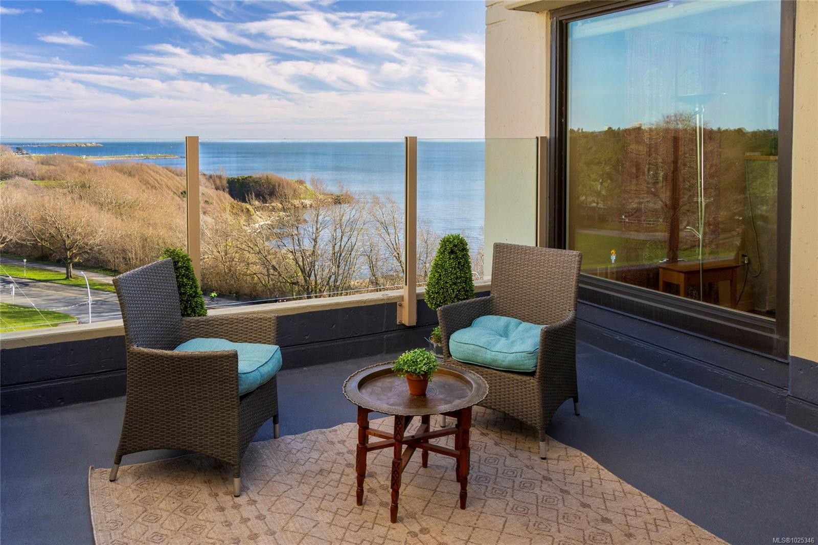 902-670 Dallas Rd, Victoria, BC - Outdoor With Body Of Water