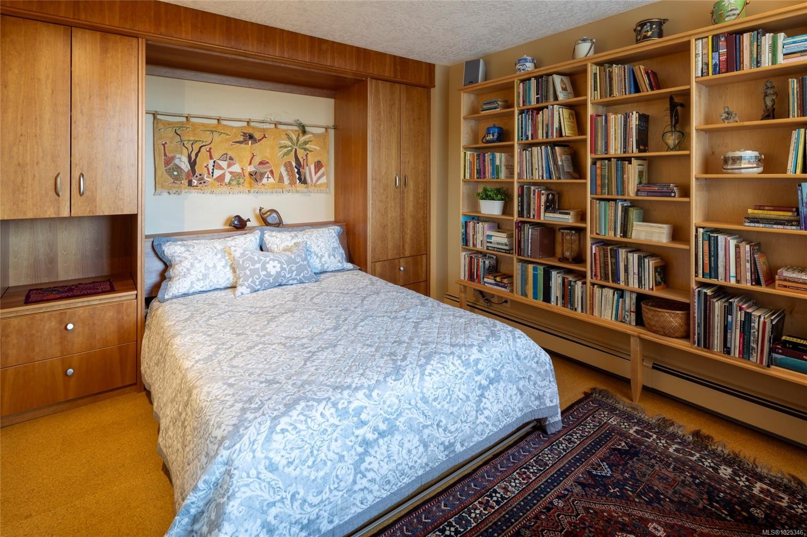 902-670 Dallas Rd, Victoria, BC - Indoor Photo Showing Bedroom