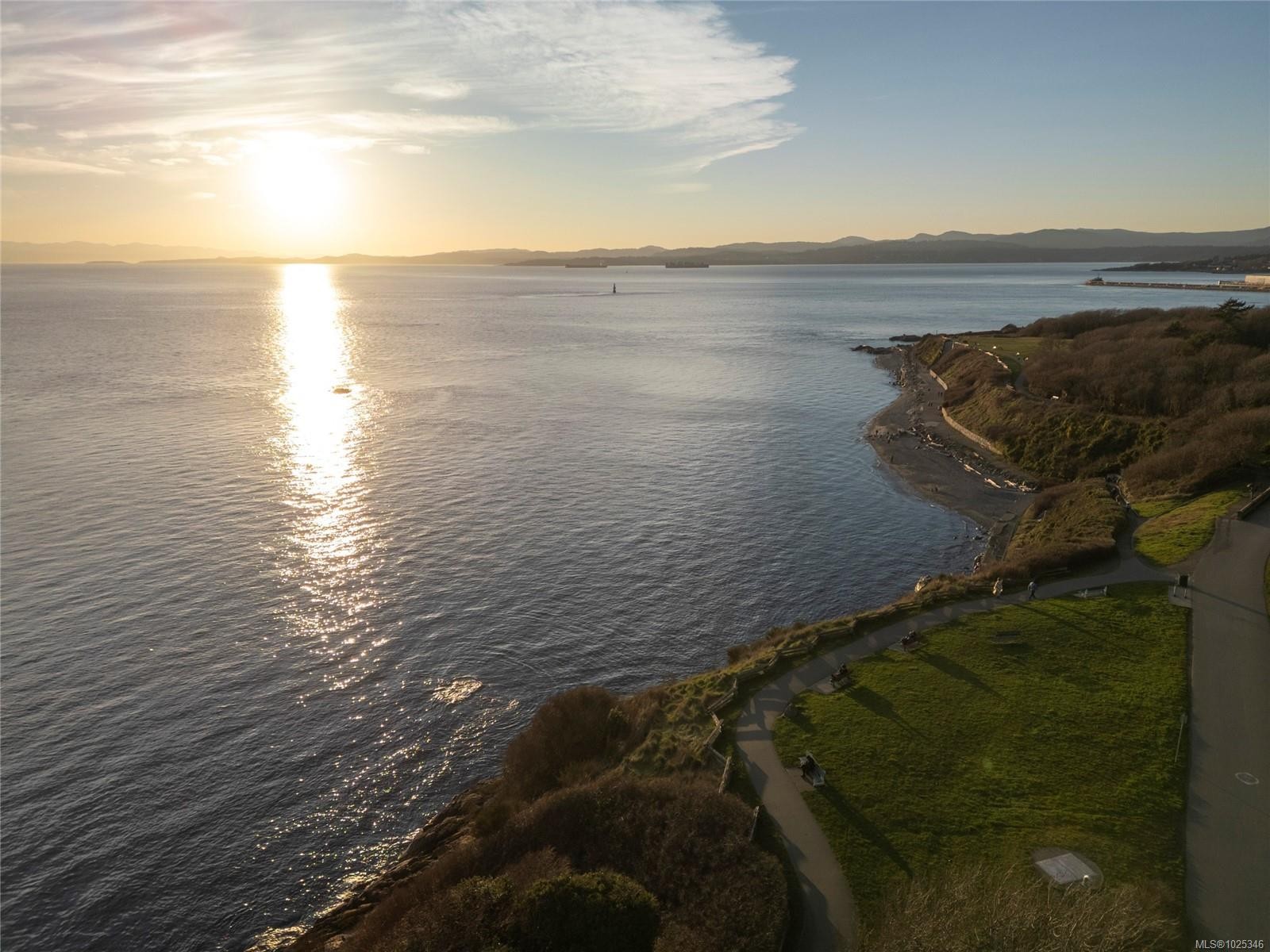 902-670 Dallas Rd, Victoria, BC - Outdoor With Body Of Water With View