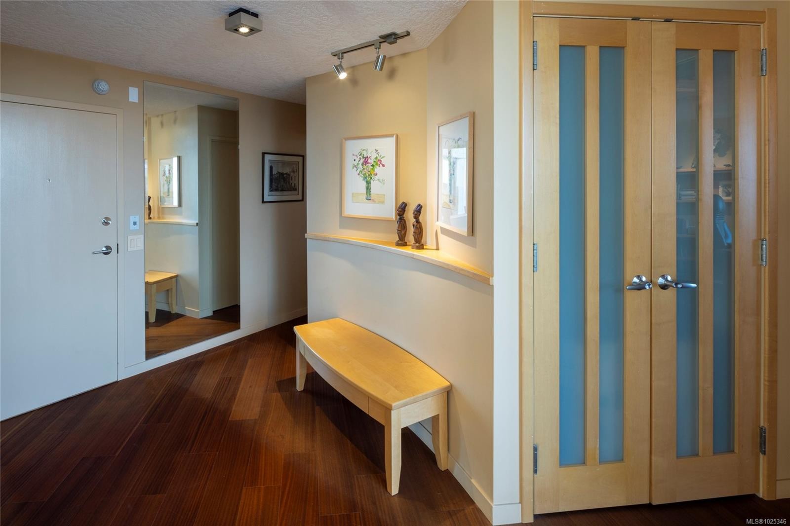 902-670 Dallas Rd, Victoria, BC - Indoor Photo Showing Other Room