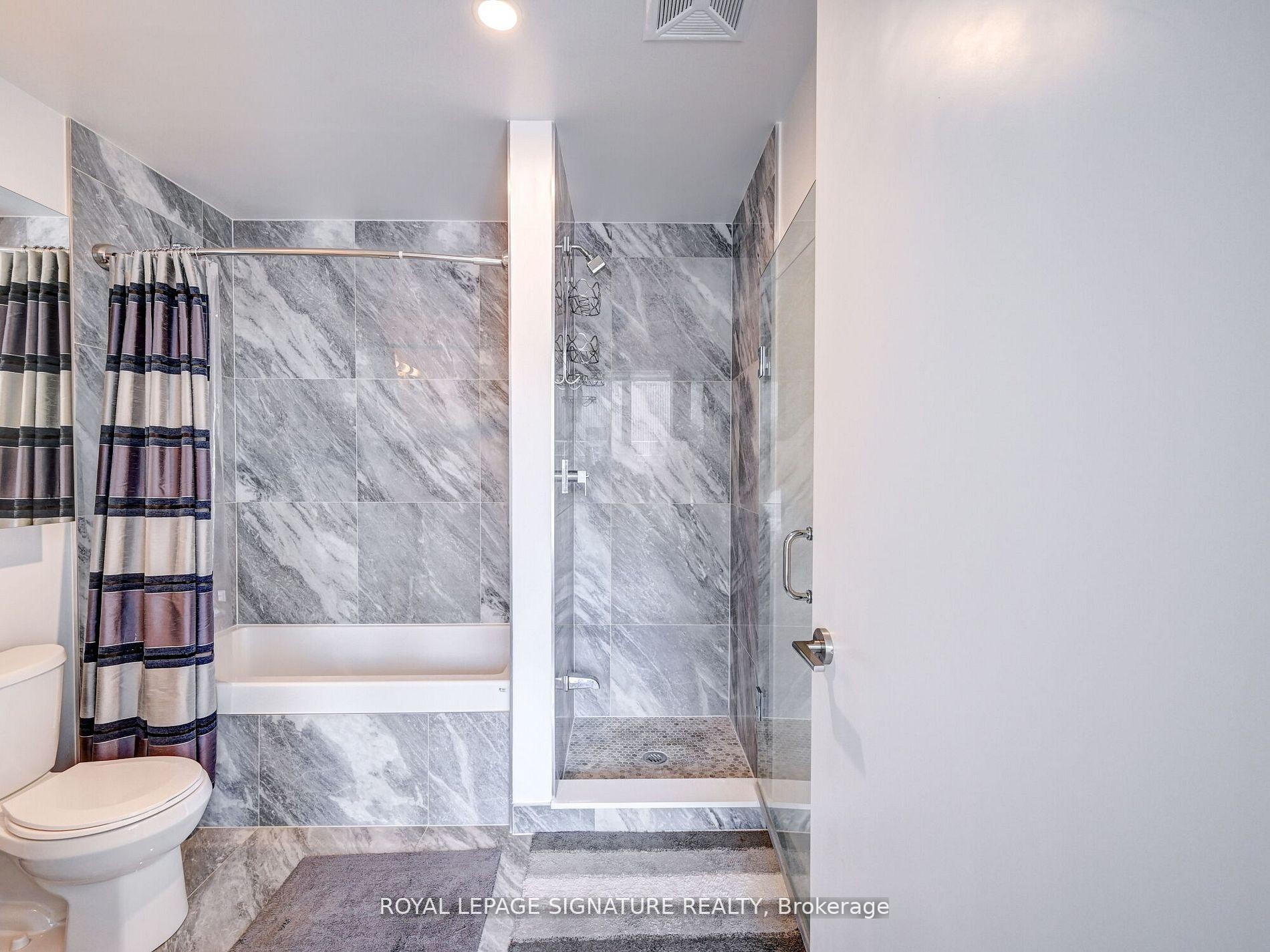 Ph18-39 Brant Street, Toronto, ON - Indoor Photo Showing Bathroom
