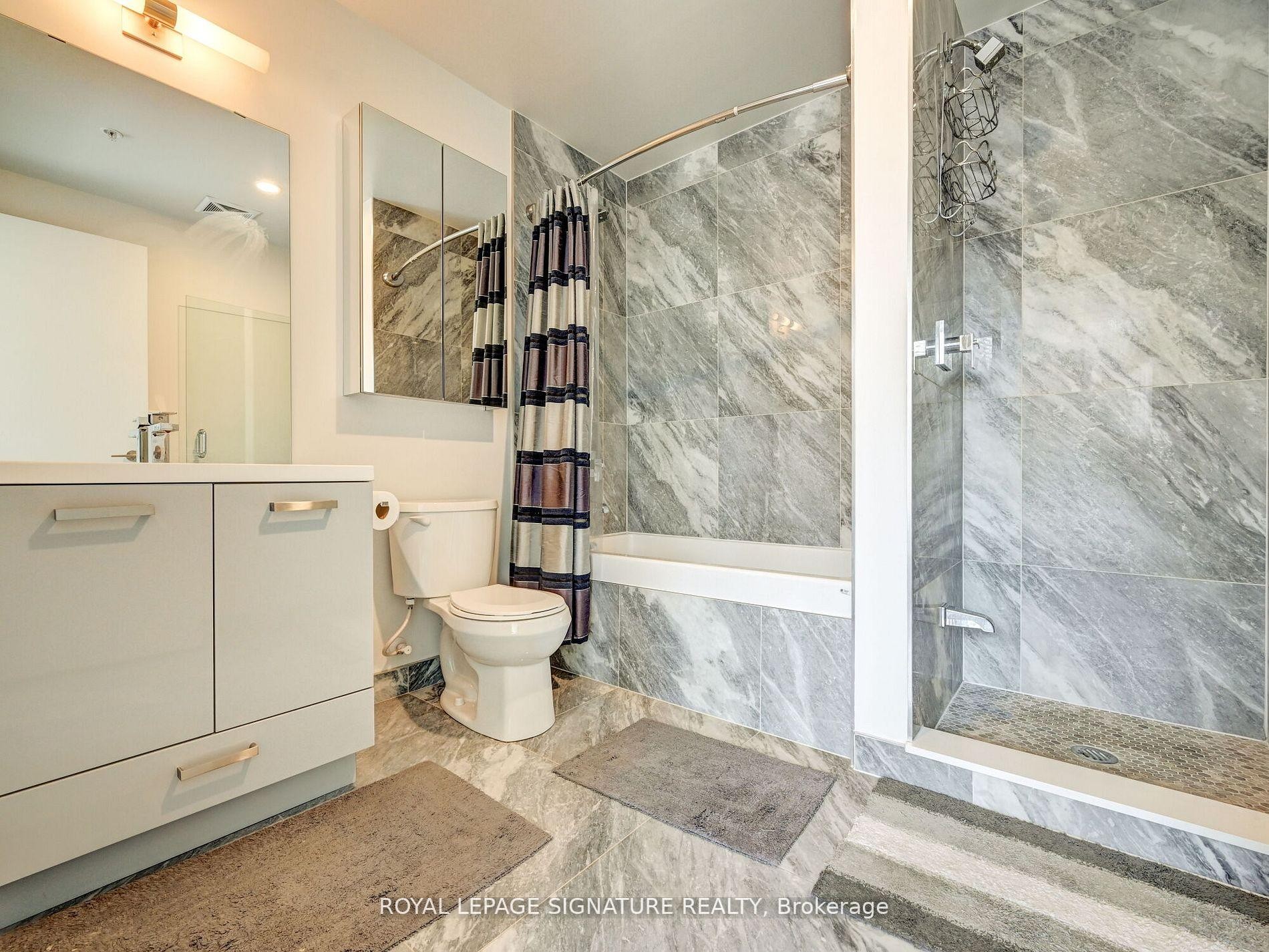 Ph18-39 Brant Street, Toronto, ON - Indoor Photo Showing Bathroom