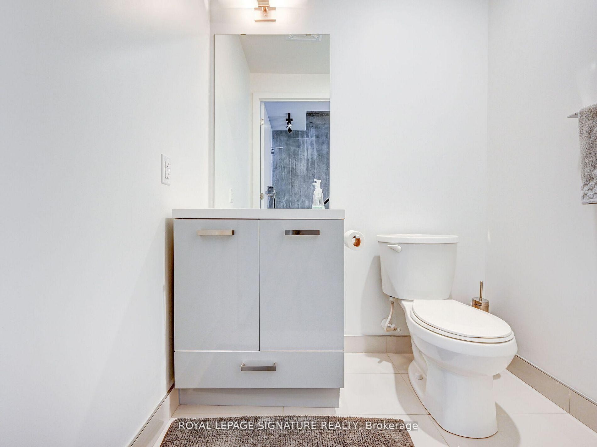 Ph18-39 Brant Street, Toronto, ON - Indoor Photo Showing Bathroom