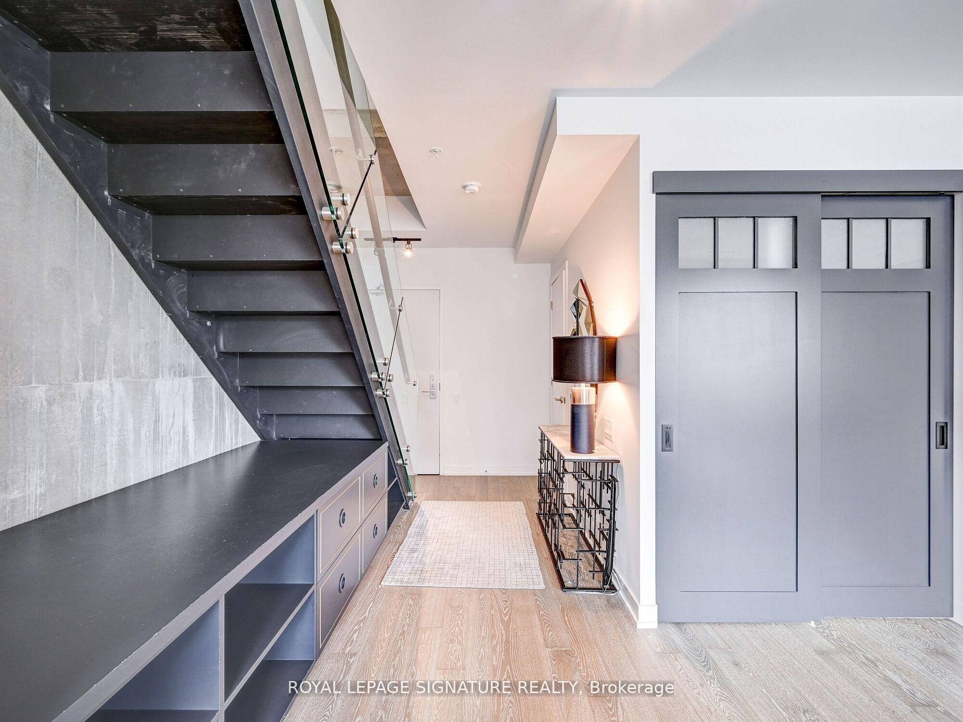 Ph18-39 Brant Street, Toronto, ON - Indoor Photo Showing Other Room