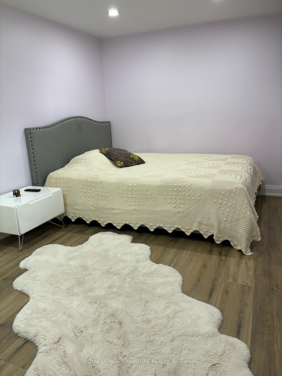 Lower-4 Windust Gate, Toronto, ON