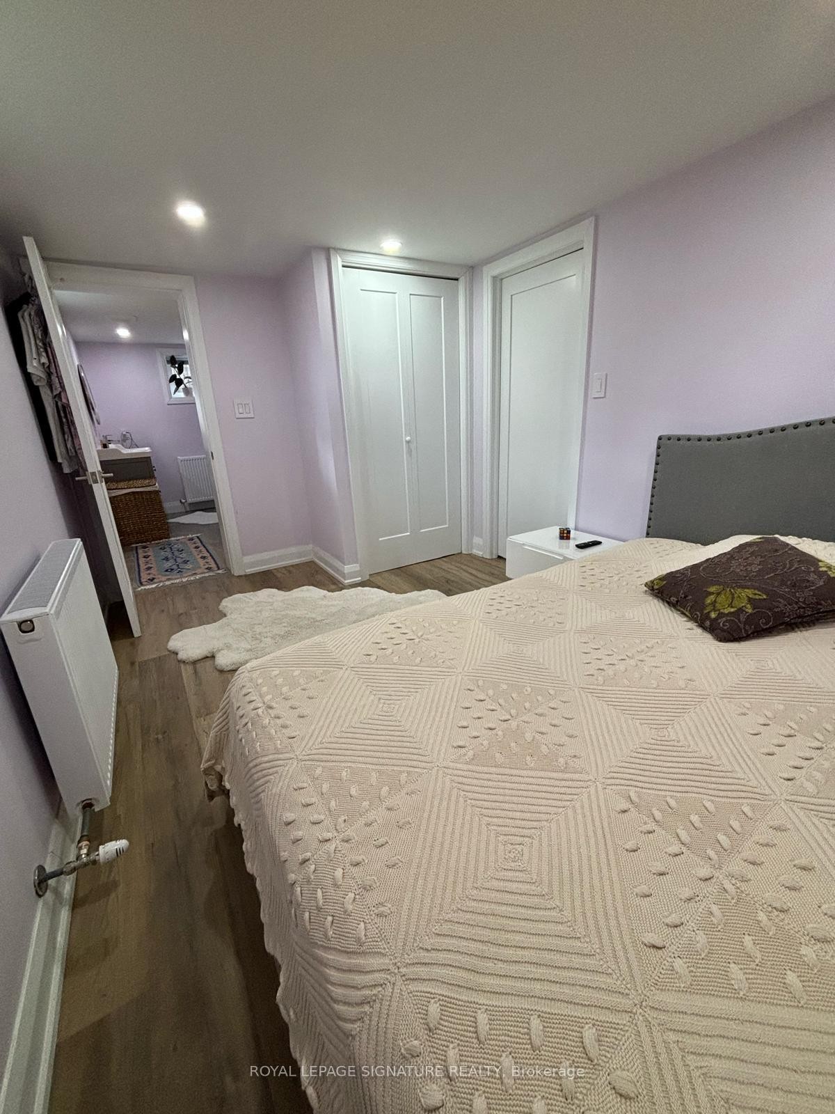 Lower-4 Windust Gate, Toronto, ON