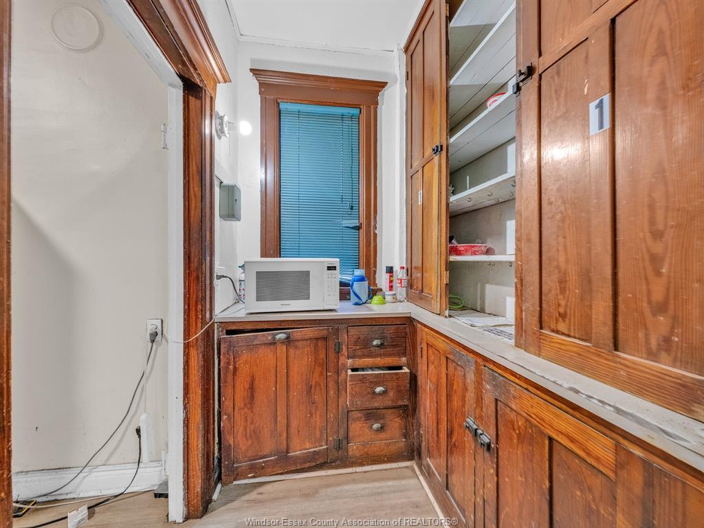 780 Dougall, Windsor, ON