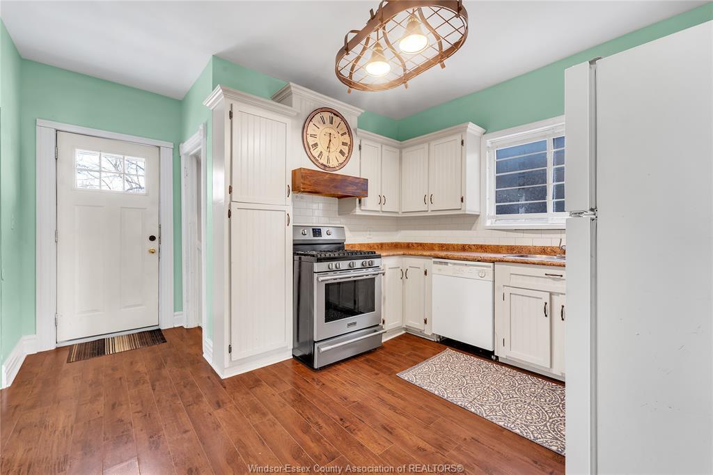 444 Elliott Street West, Windsor, ON