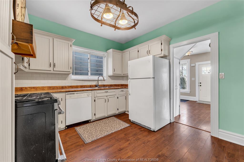 444 Elliott Street West, Windsor, ON