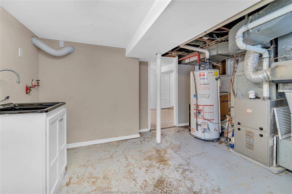 444 Elliott Street West, Windsor, ON