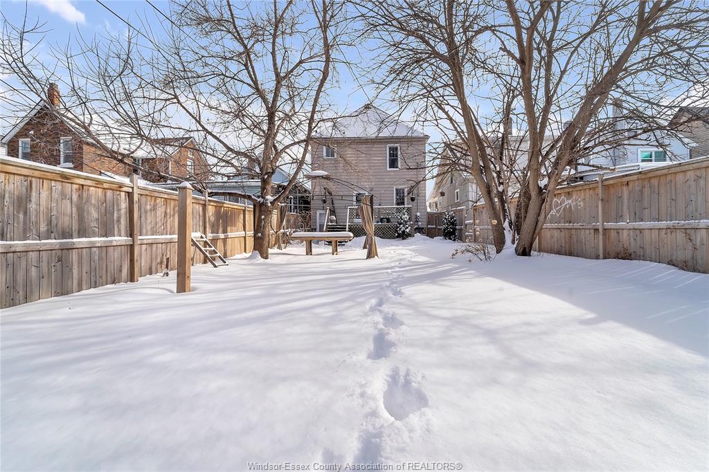 444 Elliott Street West, Windsor, ON