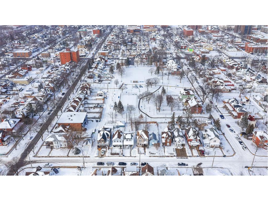 444 Elliott Street West, Windsor, ON