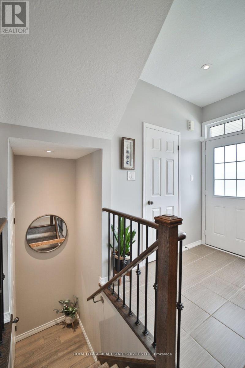 15 Mcallistar Drive, Hamilton, ON - Indoor Photo Showing Other Room