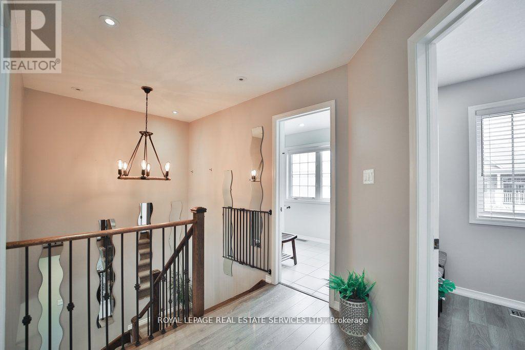 15 Mcallistar Drive, Hamilton, ON - Indoor Photo Showing Other Room