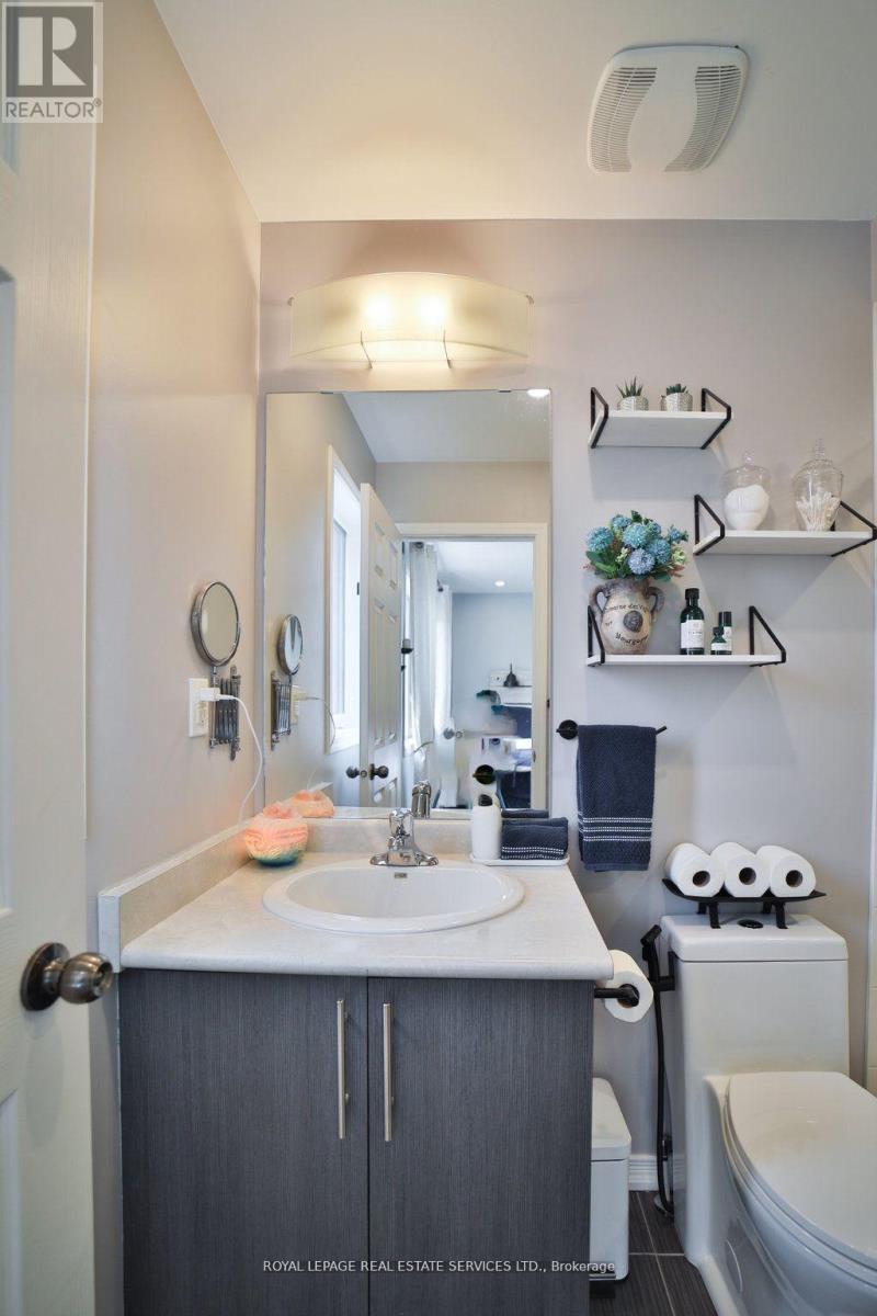 15 Mcallistar Drive, Hamilton, ON - Indoor Photo Showing Bathroom