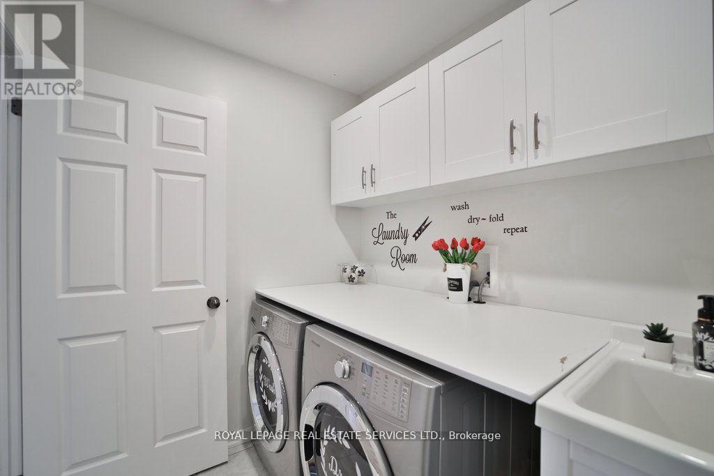 15 Mcallistar Drive, Hamilton, ON - Indoor Photo Showing Laundry Room